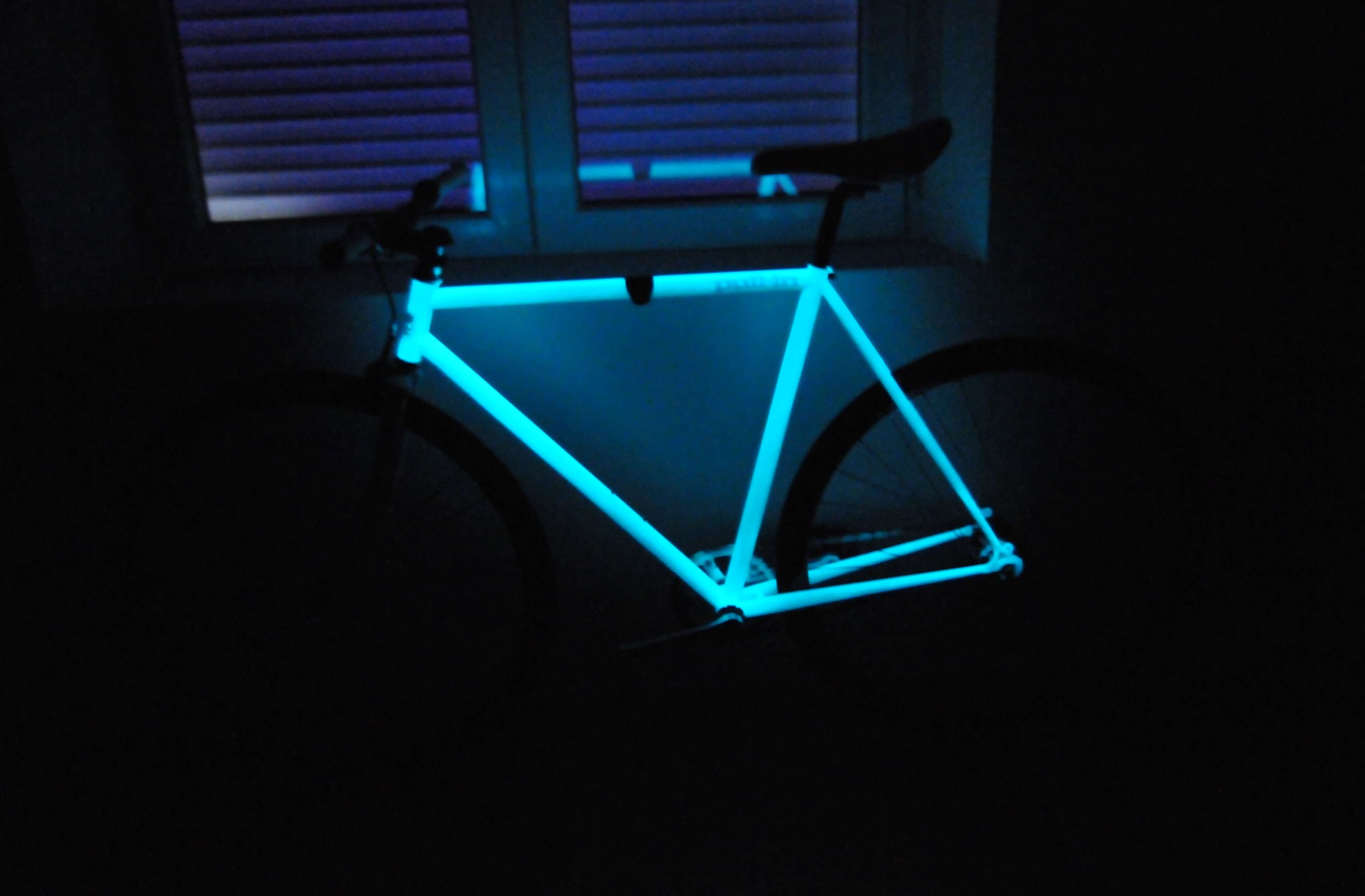 Phosphorescent bike paint in a complete kit (can or spray can)